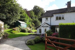 Winterfell Cottage Gorgeous Garden, Great Location